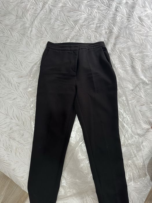 Костьюмы и брюки