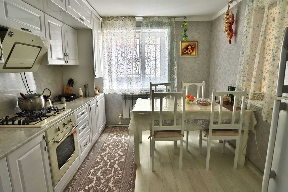 Дом, 188.6м², участок 8 сот.