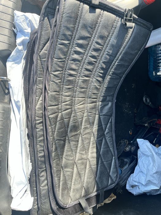 Универсальных чехлы для машины новые .