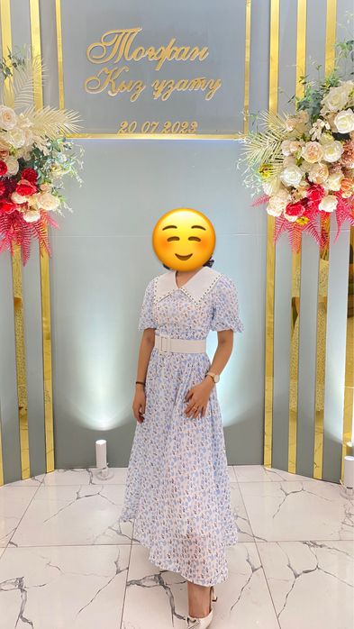 Платье бело-голубое