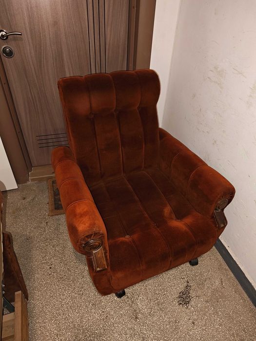 Разтегателен диван и 2 фотьойла