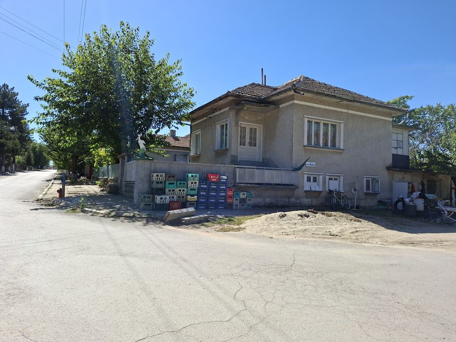 Продавам къща на центъра