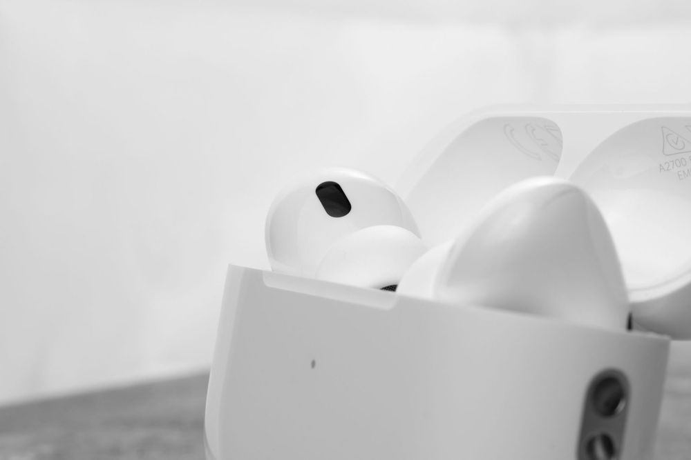 Apple AirPods Pro 2 - Căști Wireless Noi