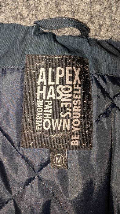 Продаю зимнюю куртку ALPEX (размер M)