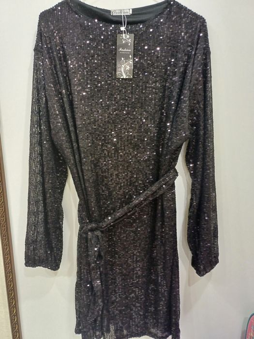 Продам вечернее платье новое.