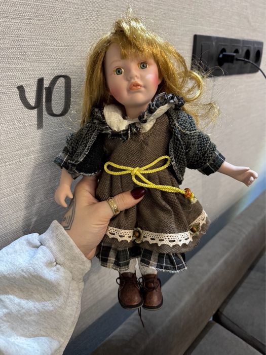 Продам фарфоровые куклы