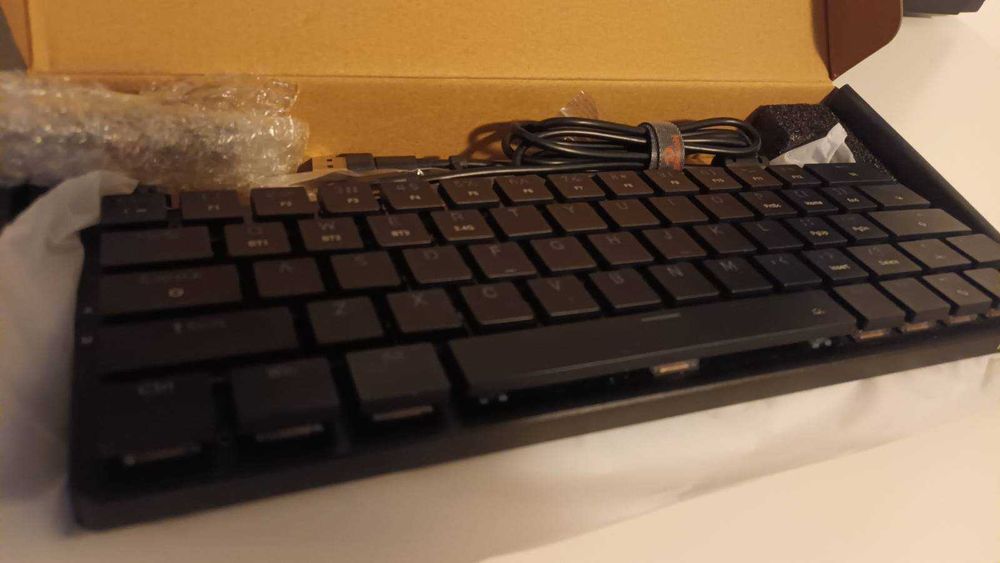 Tastatura mecanica wireless/wired Redragon Elise Pro (mini) - cutie, nefolosita