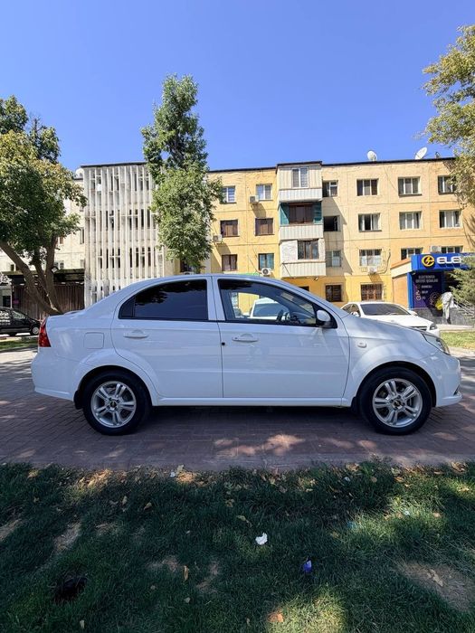 Продаётся Нексия 3 Автомат