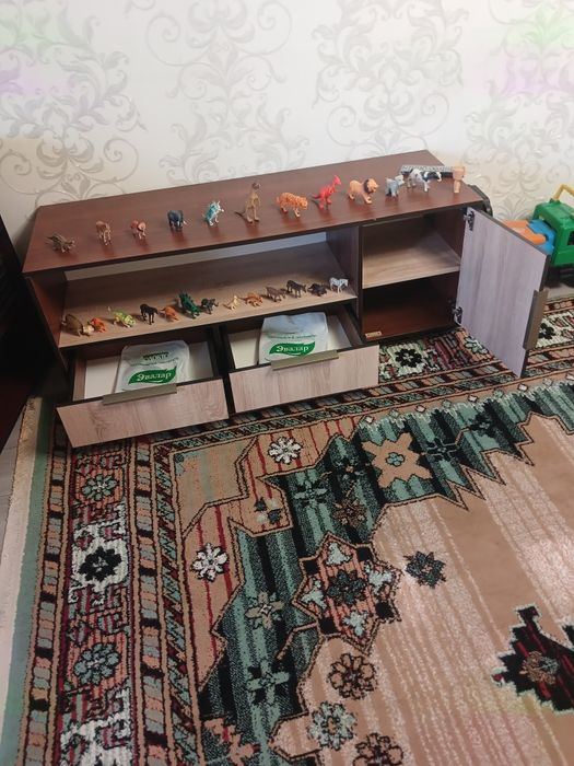 Полка для телевизора