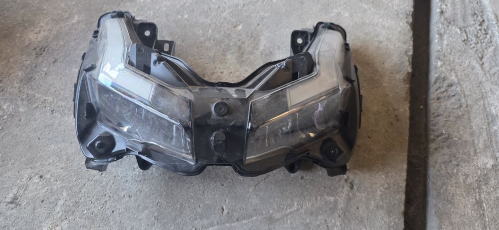 Far honda adv 150 2012- 2015 cu defect