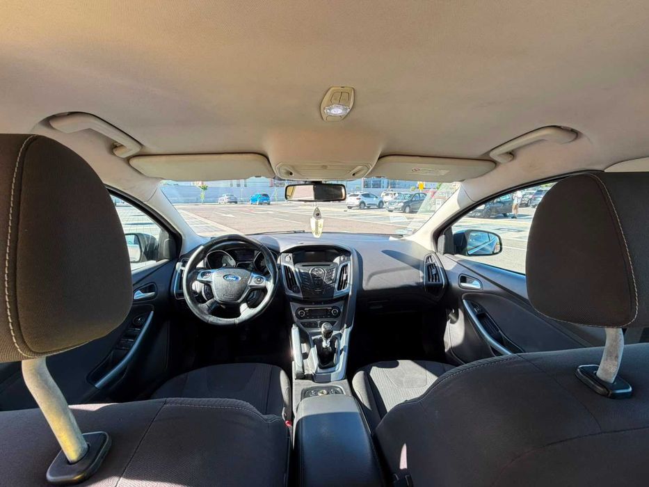 FORD Focus 2011 — imagine 5