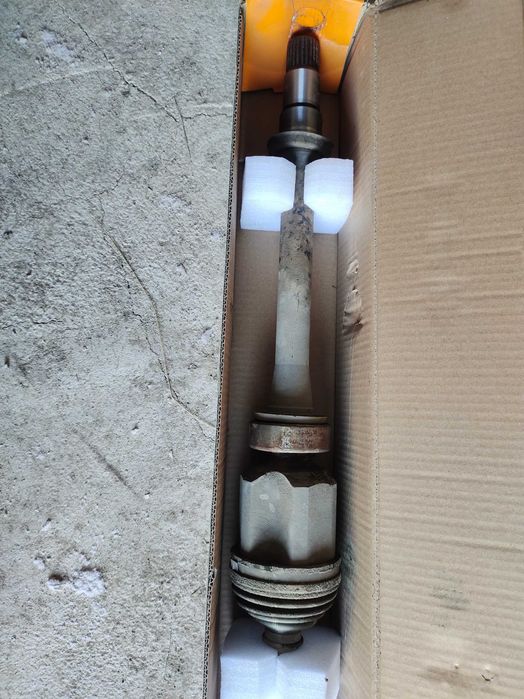 Продам привод на тайоту Авалон