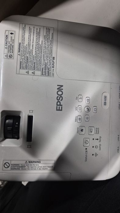 Videoproiector Epson EB-U32 ca nou