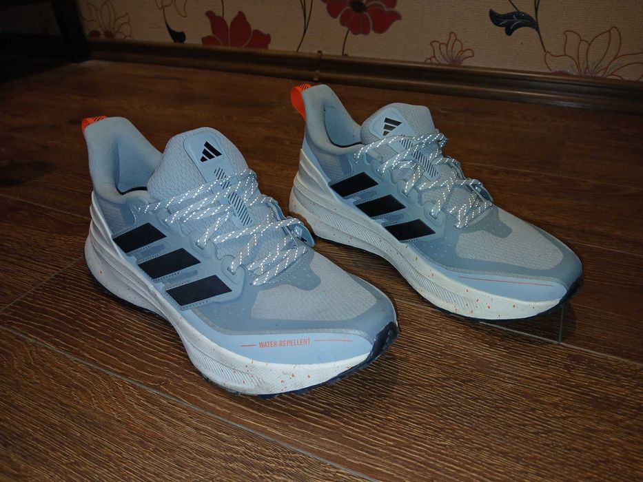 продавам маратонки adidas     N43  N44