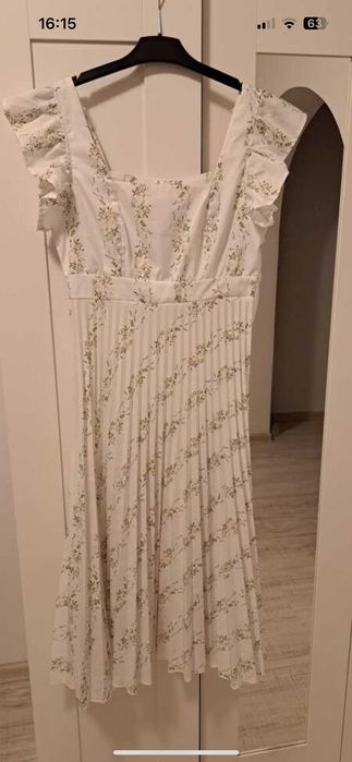 Дамска рокля бяла