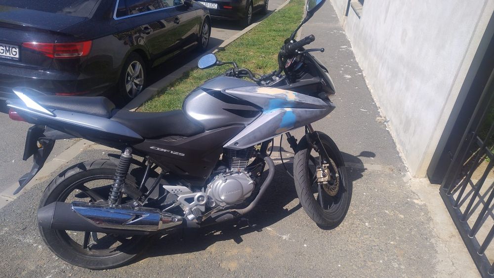 Honda cbf125 ( categoria A1)