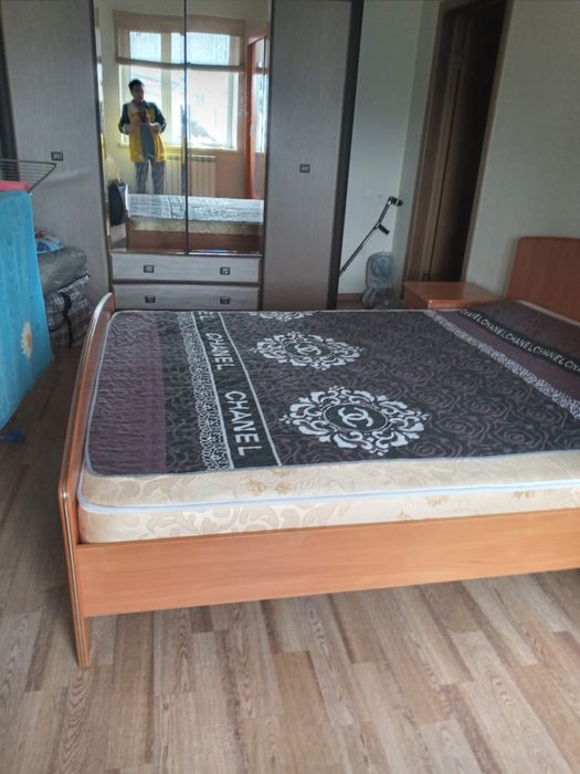 Продам двух спальную кровать