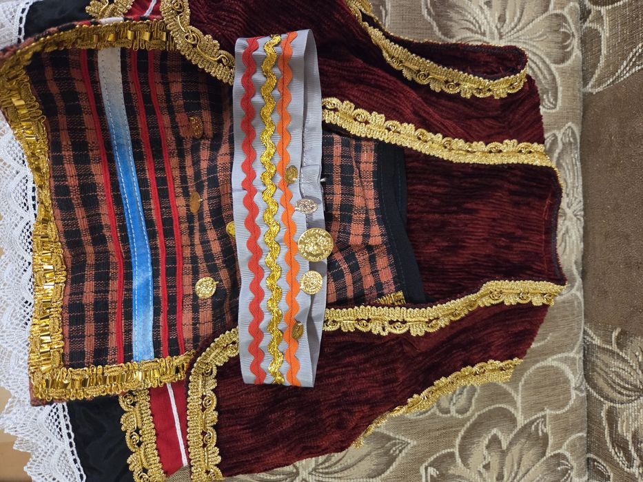 Българска носия б