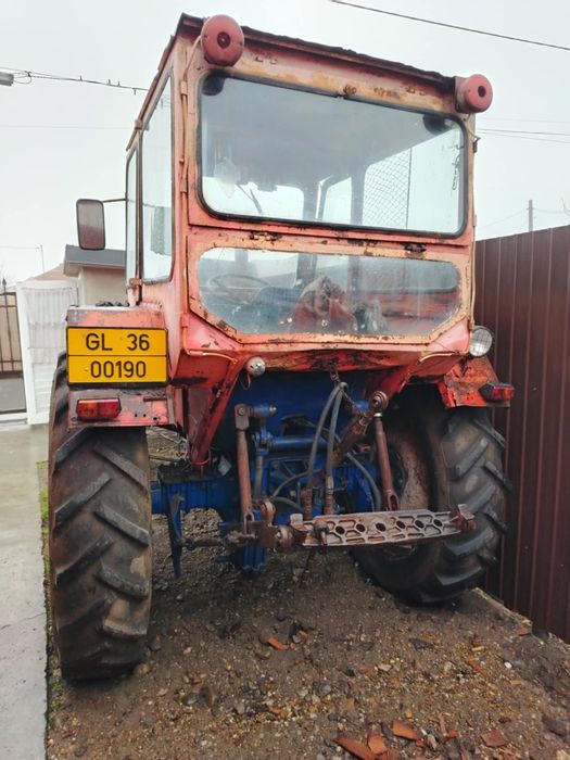 Vând tractor u650