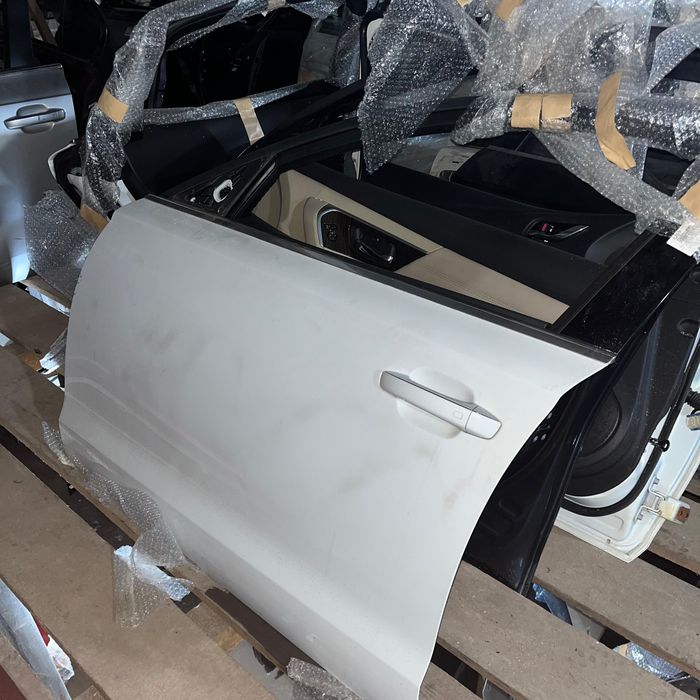 Передняя левая дверь Audi A6C7