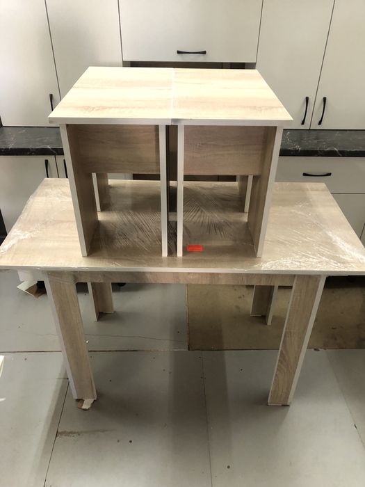 Продам новые кухонные столы с табуретками