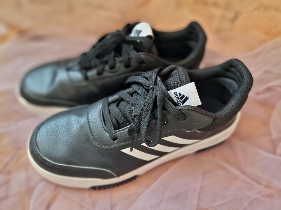 1. Ботуши 2. Adidas черни маратонки 3. Puma 4. Adidas маратонки