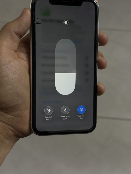 Iphone 11 xolati yaxshi hama yeri ishlaydi