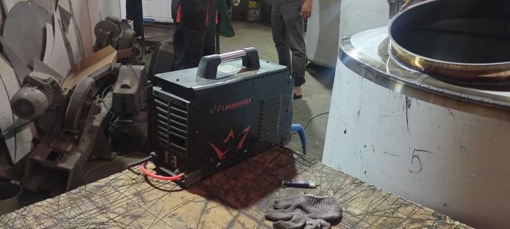 продаю аргонно сварочный аппарат  2 шт  нерж сталь