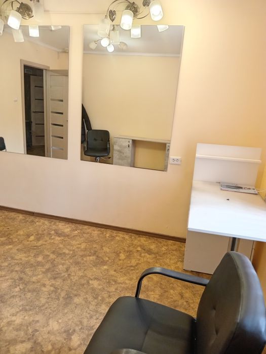 Сдам место мастеру лешмекеру