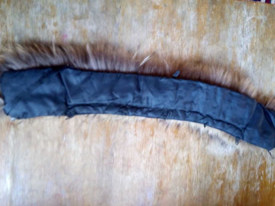 Лисий хвост, воротник из него.