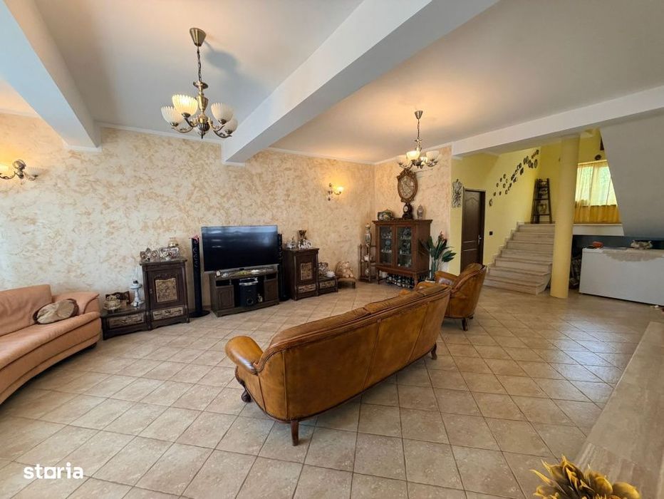 Casa P+1+M+gara, 285 mp, 600 mp teren, zona Bordei