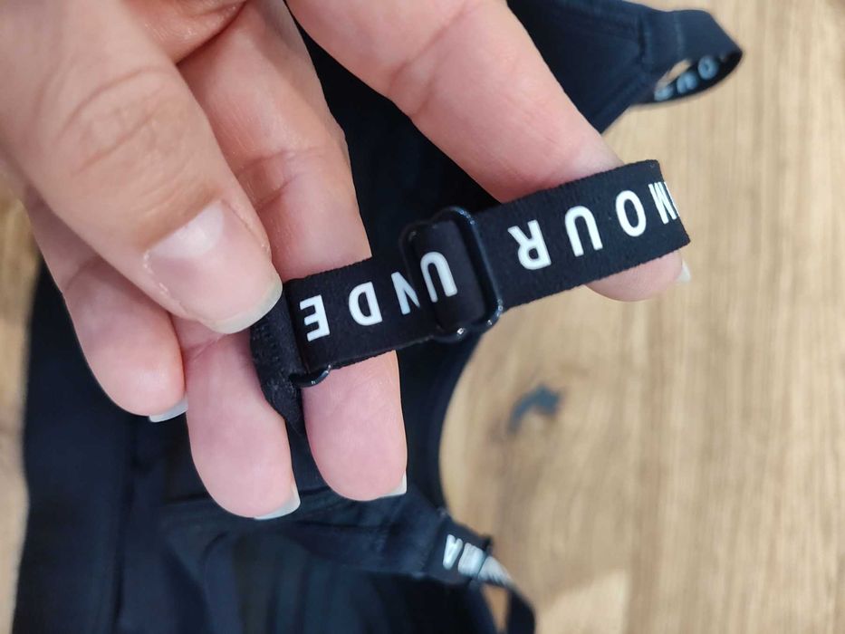 Нов дамски спортен сутиен Under Armour