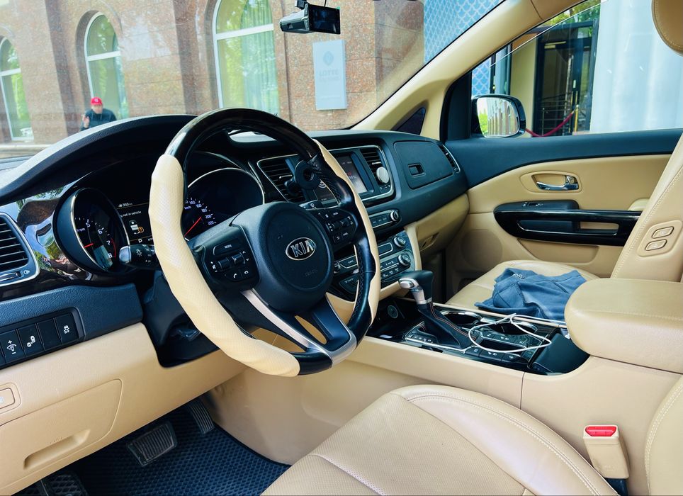Продаю Kia Carnival Grand Dubai в идеальном состоянии