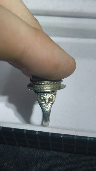 Inel argint cu inima din jad și bufniță gravata