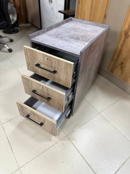 Тумбы разных цветов из качественного материала МДФ