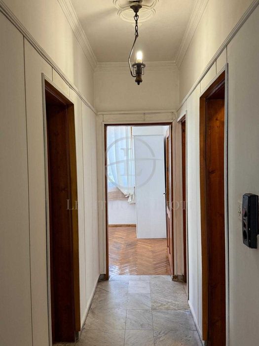 Продава се Тристаен апартамент в Пловдив, Кючук Париж - 178 кв.м за 1096 €/кв.м - Снимка #22