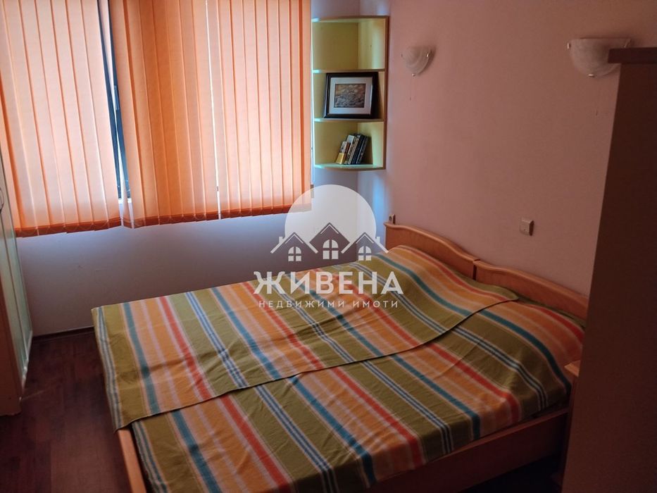 Продава къща-близнак в с. Рогачево