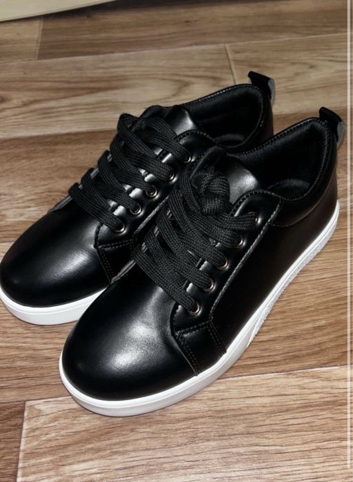 продам новые кеды