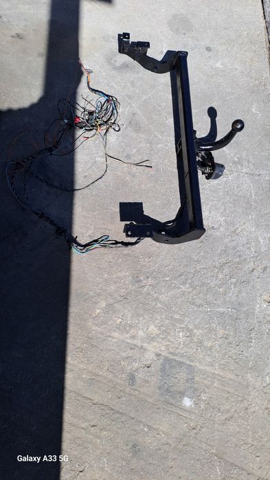 Продавам оригинален теглич за Mazda Demio/ Мазда Демио