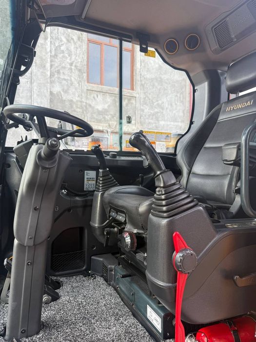 Hyundai 65A          .