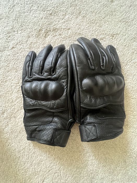 De vanzare manusi moto