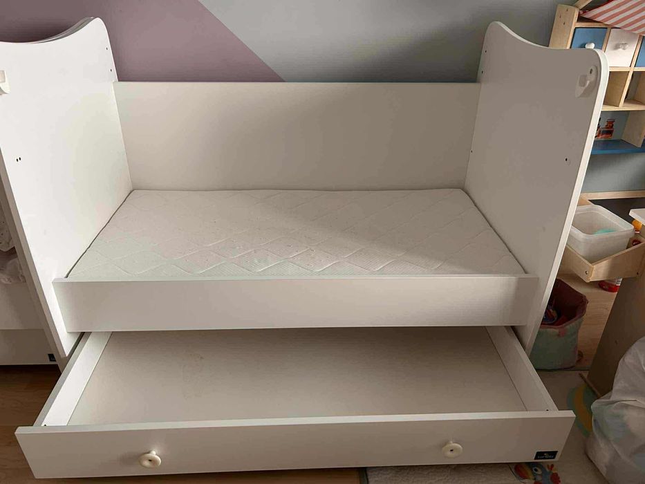 Продавам бебешка кошара лорели