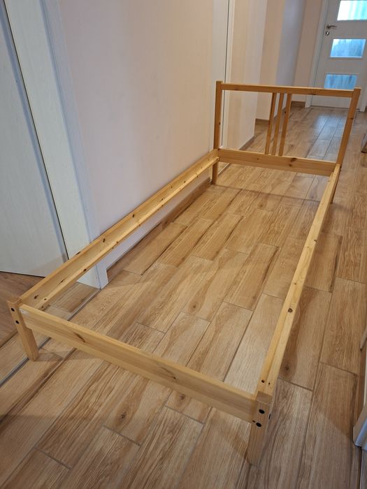 Единично дървено легло с матрак 90/200