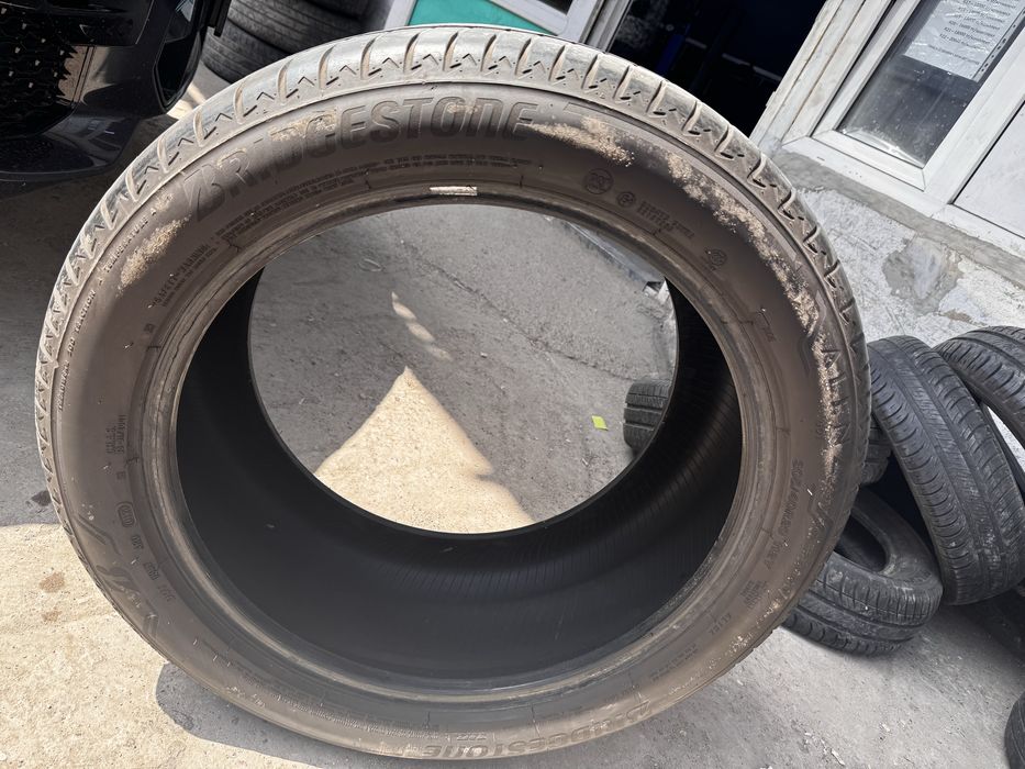 Шина Bridgestone