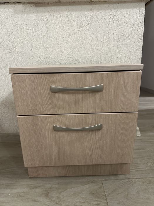 2 бр. Нощни шкафчета