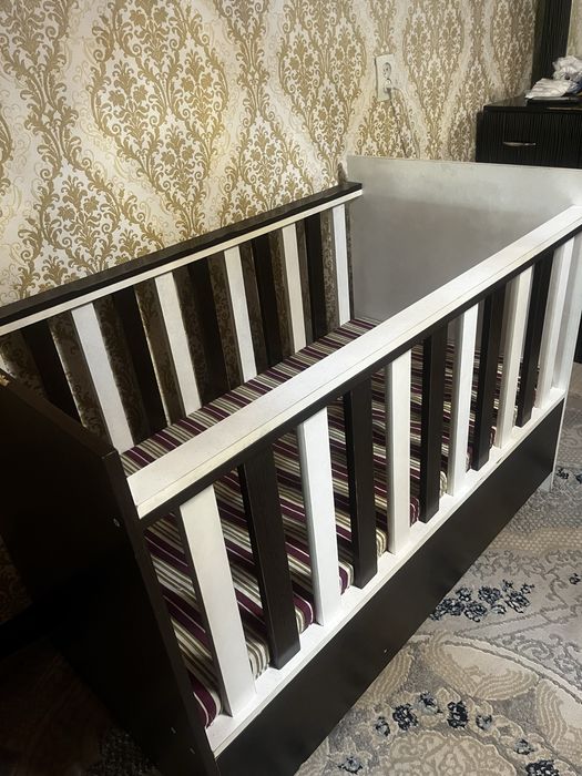 Детская кроватка