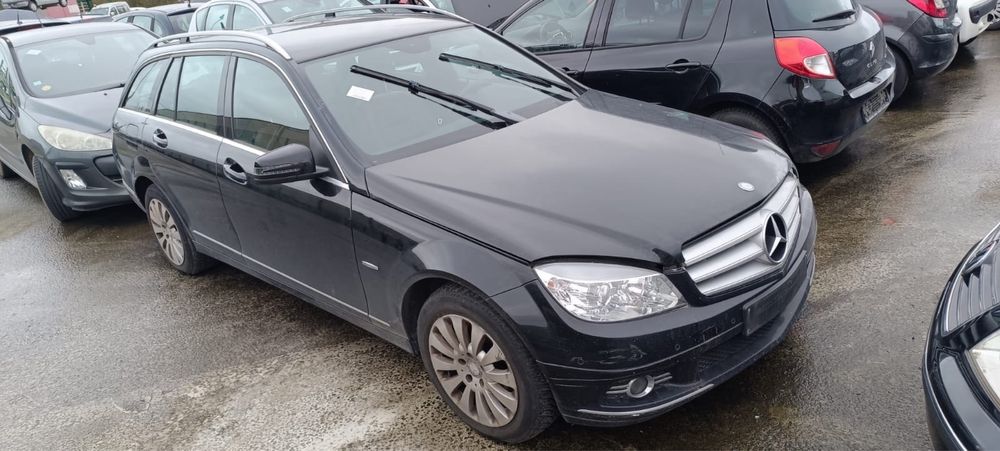 Mercedes-Benz C220 2009г. + Bixenon + 792 код , голямо Navi на части