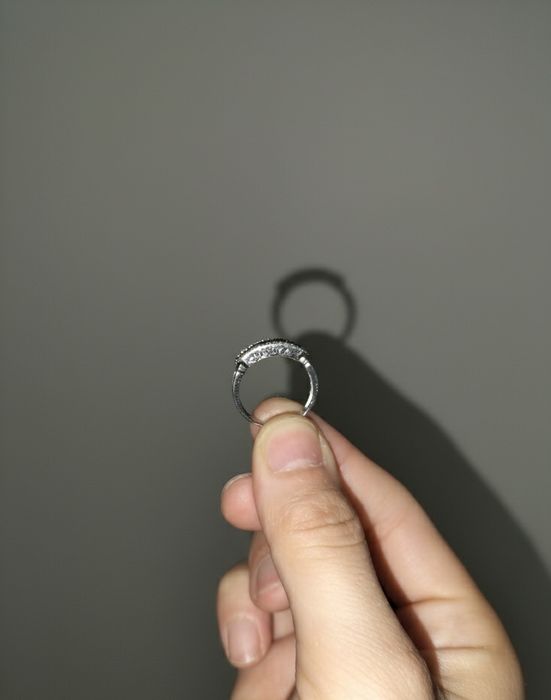 Сәнді сақина Messika стильінде жасалған