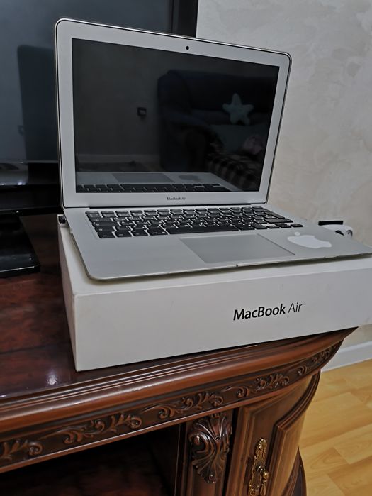 MacBook air 13.3" Ci5 4 Gb