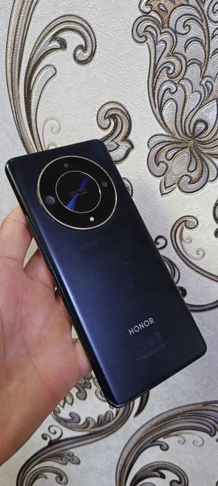 Honor X9b 8ga 256 srochniy sotiladi